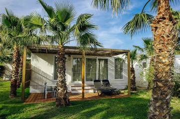 Camping pour 5 personnes, avec bassin pour enfant ainsi que sauna et jacuzzi sur la Costa Dorada