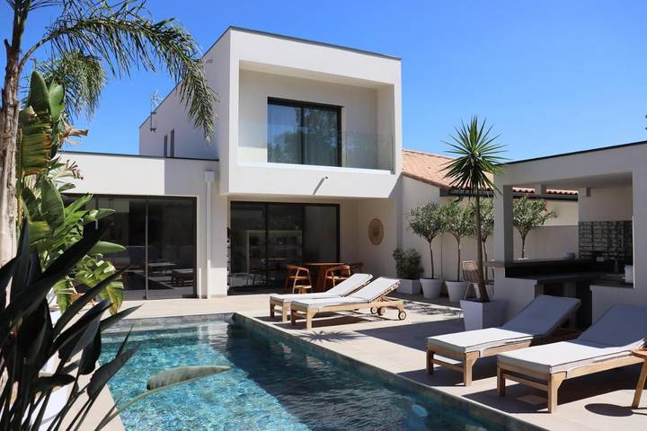 Villa pour 7 personnes, avec Terrasse ainsi que Piscine et Vue