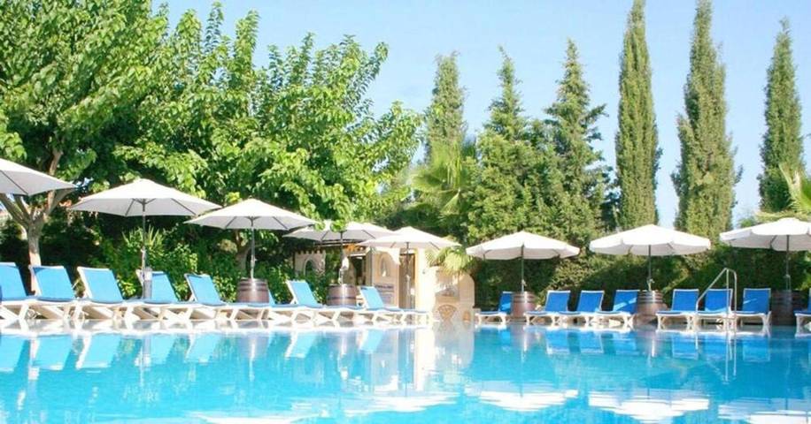 Appart’hôtel pour 2 personnes, avec bassin pour enfant ainsi que piscine et jardin
