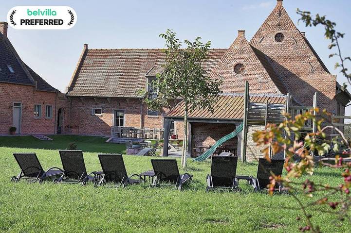 Ferienhaus für 24 Personen, mit Terrasse und Garten