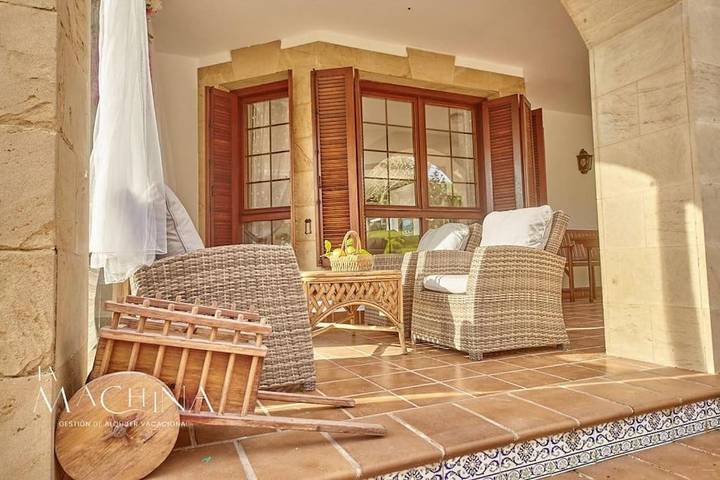 Casa rural para 10 personas, con vistas y piscina además de terraza y jardín en Comarca de Santander - 4