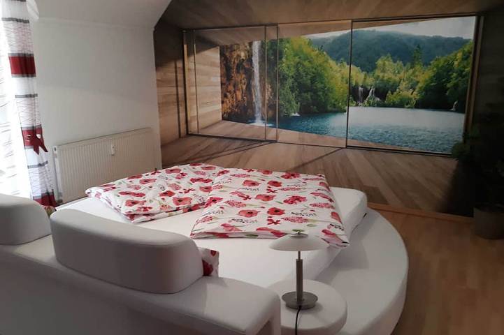 Ferienwohnung für 6 Personen, mit Balkon und Terrasse sowie Garten