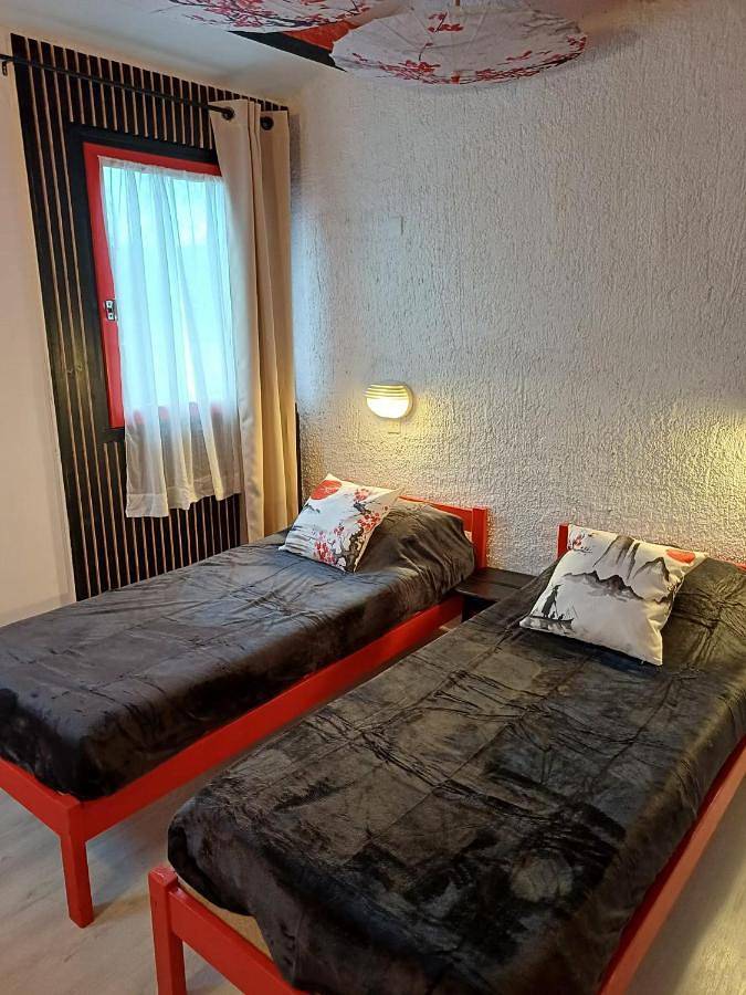 Location de vacances pour 4 personnes, avec jardin ainsi que piscine et vue, animaux acceptés à Caylus - 3