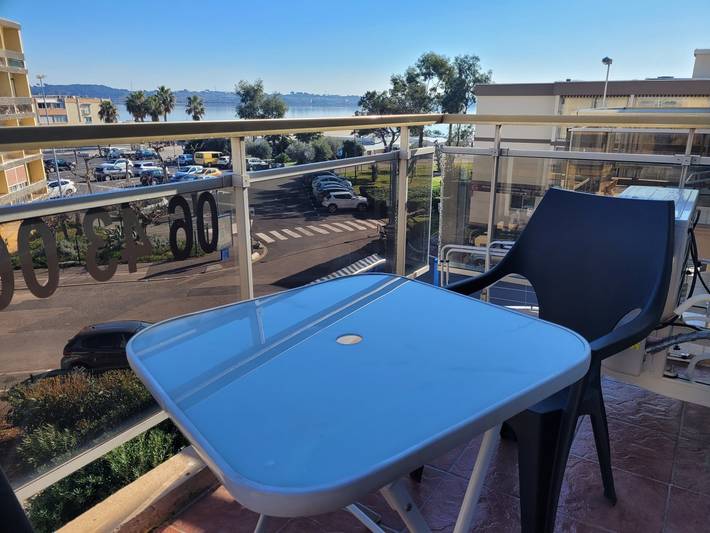 Gîte pour 2 personnes, avec vue sur le lac et balcon dans Casino de Balaruc - 2