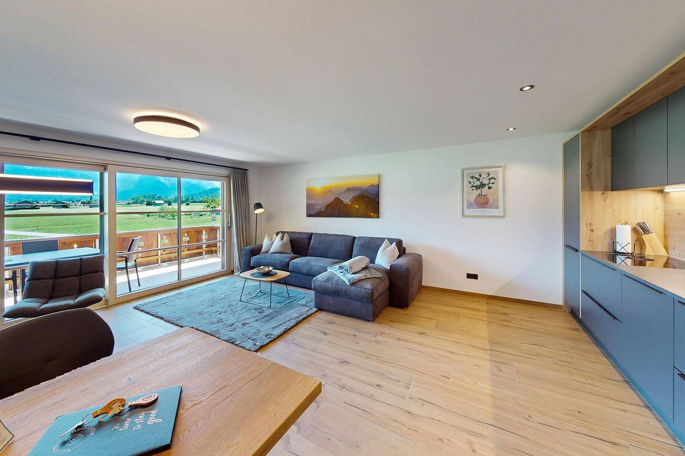 Ganze Wohnung, Weitblick Zugspitze – Alpines Design & Panorama für 4 Personen in Farchant, Bayerische Alpen
