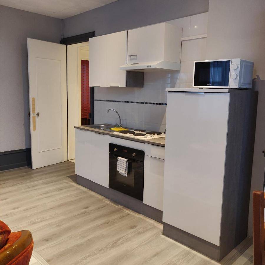 Appartement entier, Two-Bedroom Apartment in Fourmies, Avesnes-sur-Helpe