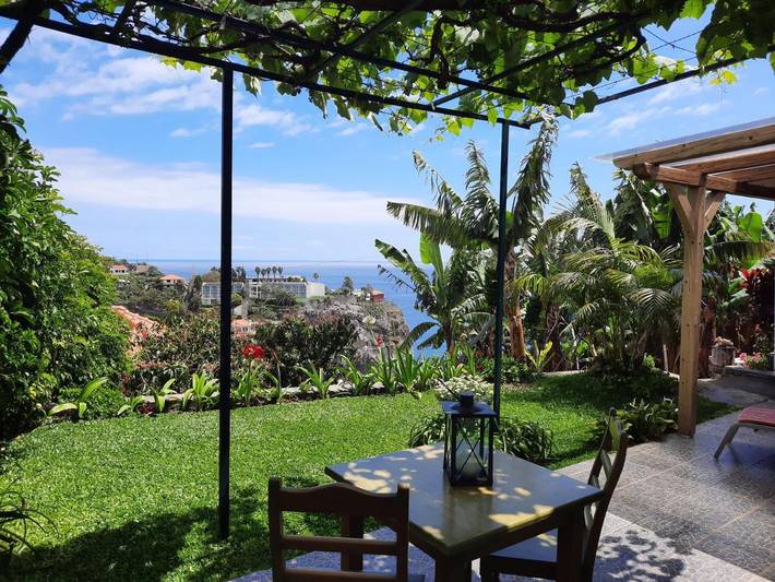 Maison d’hôte pour 3 personnes, avec Terrasse ainsi que Jardin et Vue à Ponta do Sol