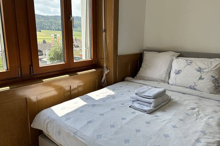 Ganze Wohnung, Studio Dans Immeuble Bourgeois Avec Magnifiques Vues in Tramelan, Grand Chasseral