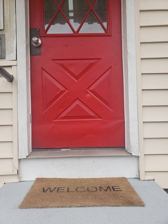 Ganze Wohnung, The Walk-Up Flat at Silver Lake New Top Fl Apt in Providence, Providence County