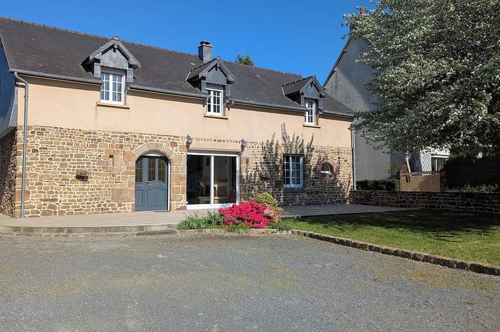 Location de vacances pour 10 personnes, avec jardin à Saint-Martin-des-Champs (Avranches)