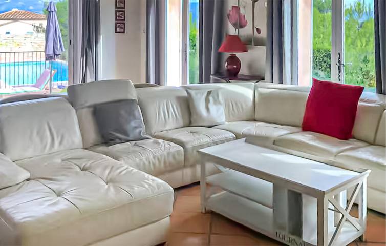 Location de vacances pour 10 personnes, avec jardin ainsi que piscine et terrasse, animaux acceptés à Mallemort - 3