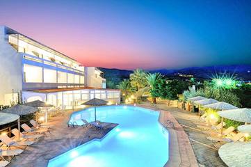 Hôtel pour 2 personnes, avec vue ainsi que jardin et piscine dans Elounda