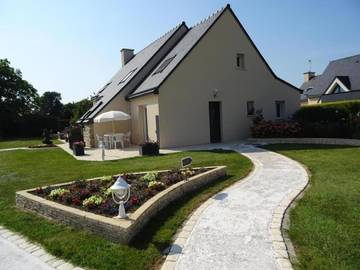 Gîte pour 2 personnes, avec jardin et terrasse à Évran
