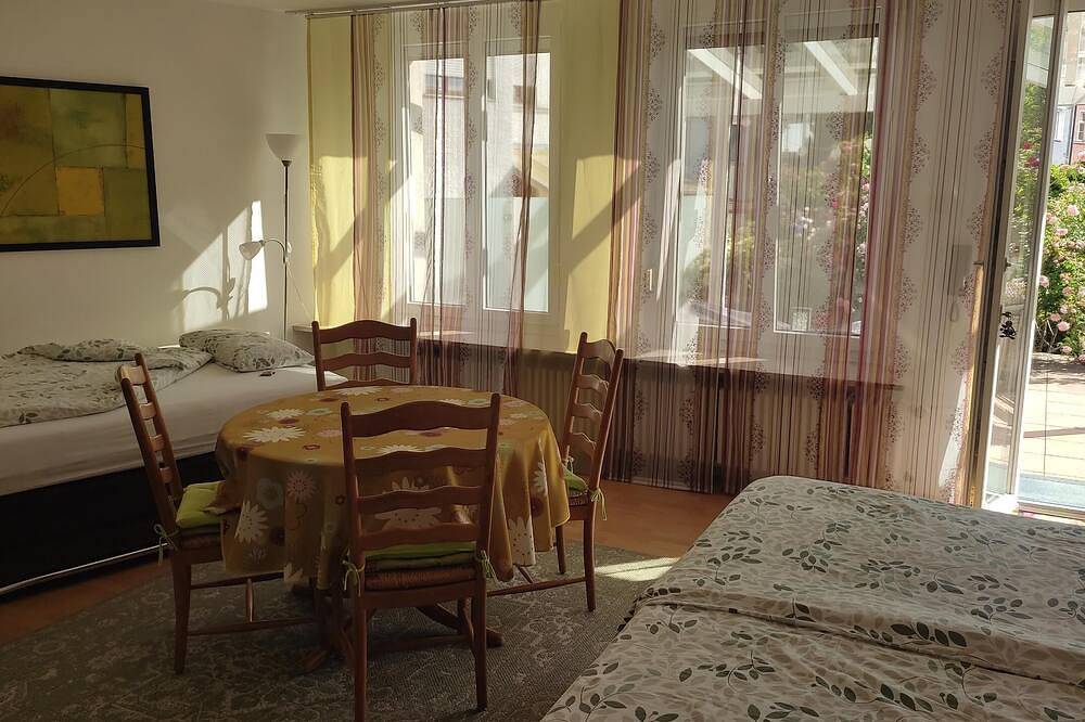 Ganze Wohnung, Ein-Zimmer-Nichtraucher-Appartement mit 45qm in Zirndorf, Franken