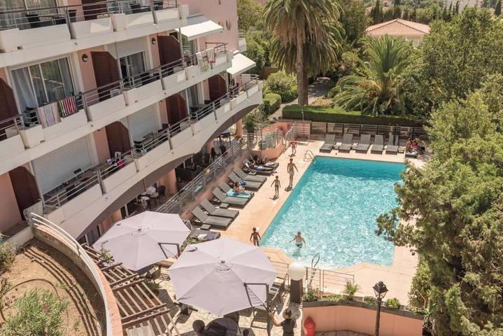 Appart’hôtel pour 2 personnes, avec jardin ainsi que vue et piscine