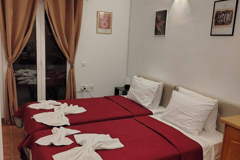 Ganze Wohnung, Grandma’s Pine Apartments – Twin-Bed Studio in Euböa