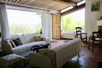 Maison De Vacances pour 14 Personnes dans Lacoste, Parc naturel régional du Luberon, Photo 4