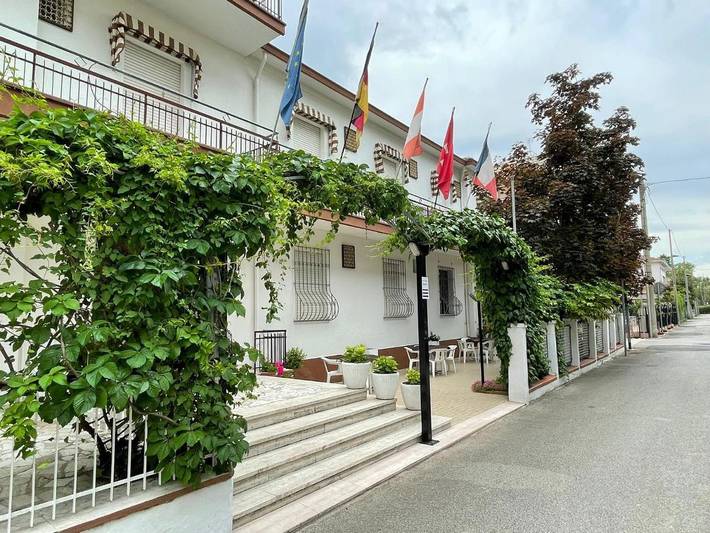 Hotel for 2 personer, med have og terrasse i Rimini