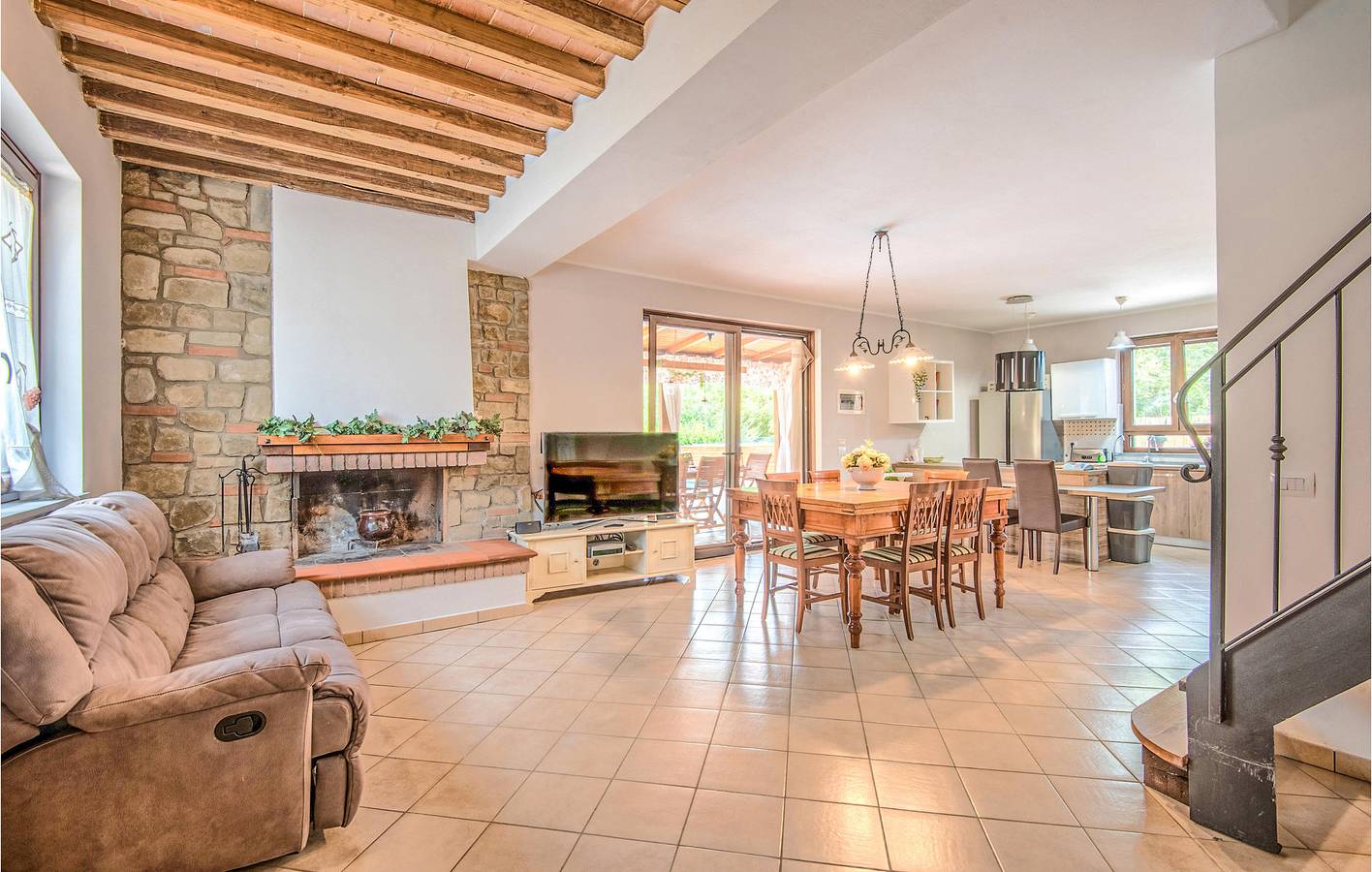 135 sqft Apartment w/ WiFi, AC, Parkplatz, Pool & Garten in Castiglion Fiorentino, Arezzo Provinz