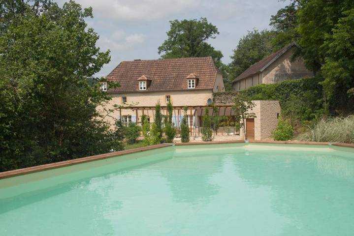 Location de vacances pour 8 personnes, avec sauna et jardin ainsi que piscine et jacuzzi, animaux acceptés à Auriac-du-Périgord - 2