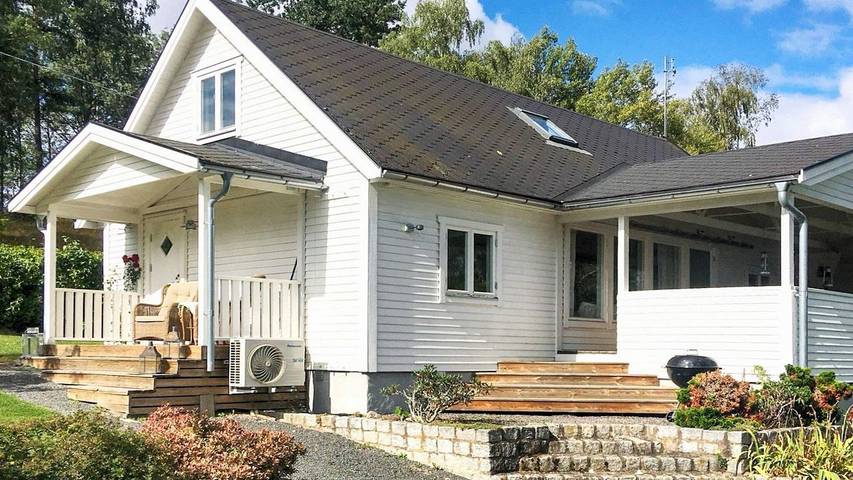 Ferienhaus für 9 Personen, mit Balkon und Sauna in Linköping