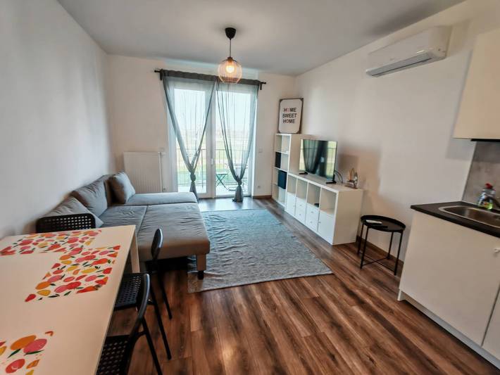 Ganzes Studio, Juniper Studio in der Nähe von Supermärkten in Ketschkemet, Kecskeméti járás