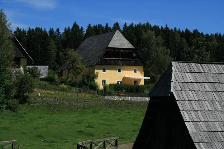 Ferienwohnung für 4 Personen, mit Terrasse und Garten sowie Ausblick