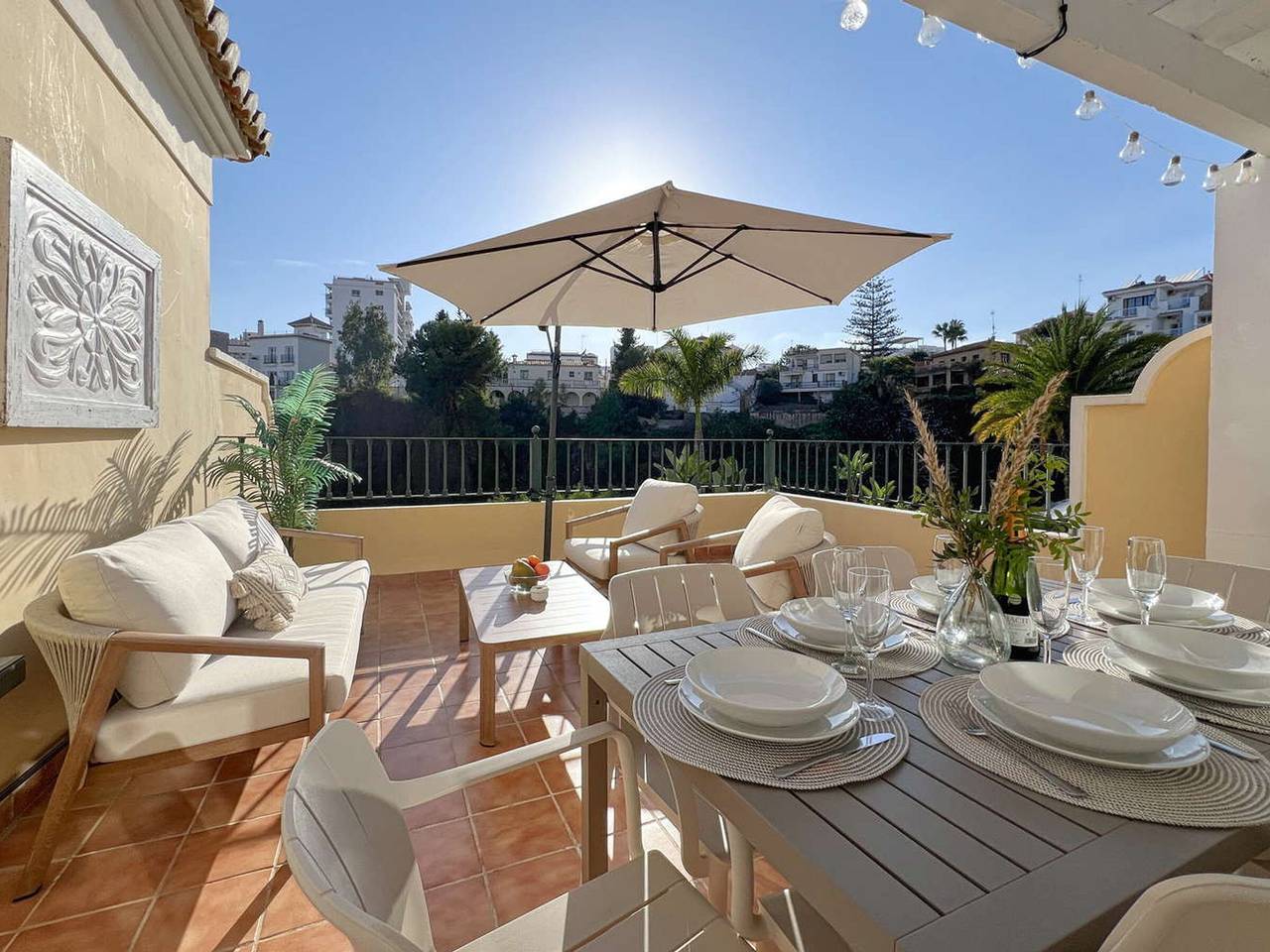 Jardines de Burriana Deluxe à 400m de la plage, piscine et terrasse privées in Playa de Burriana, Nerja