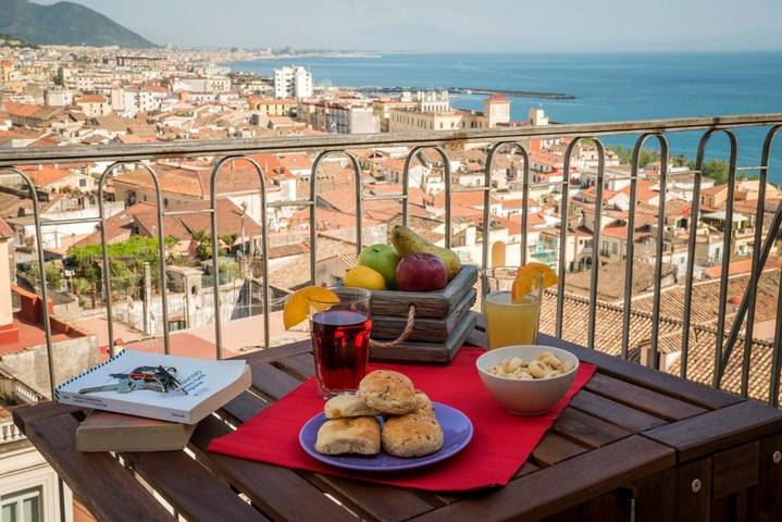 Casa vacanza per 5 persone, con balcone e panorama a Salerno