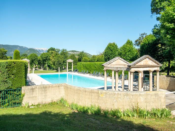 Gîte pour 4 personnes, avec terrasse ainsi que piscine et jardin à Montbrun-les-Bains - 4