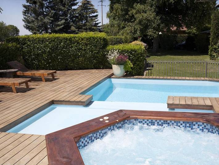 Location de vacances pour 15 personnes, avec jacuzzi et piscine ainsi que bassin pour enfant et jardin à Saint-Hilaire-de-la-Côte - 2