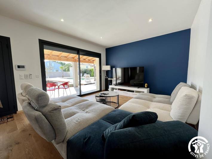 Gîte pour 6 personnes, avec terrasse ainsi que piscine et jardin à Canet - 3