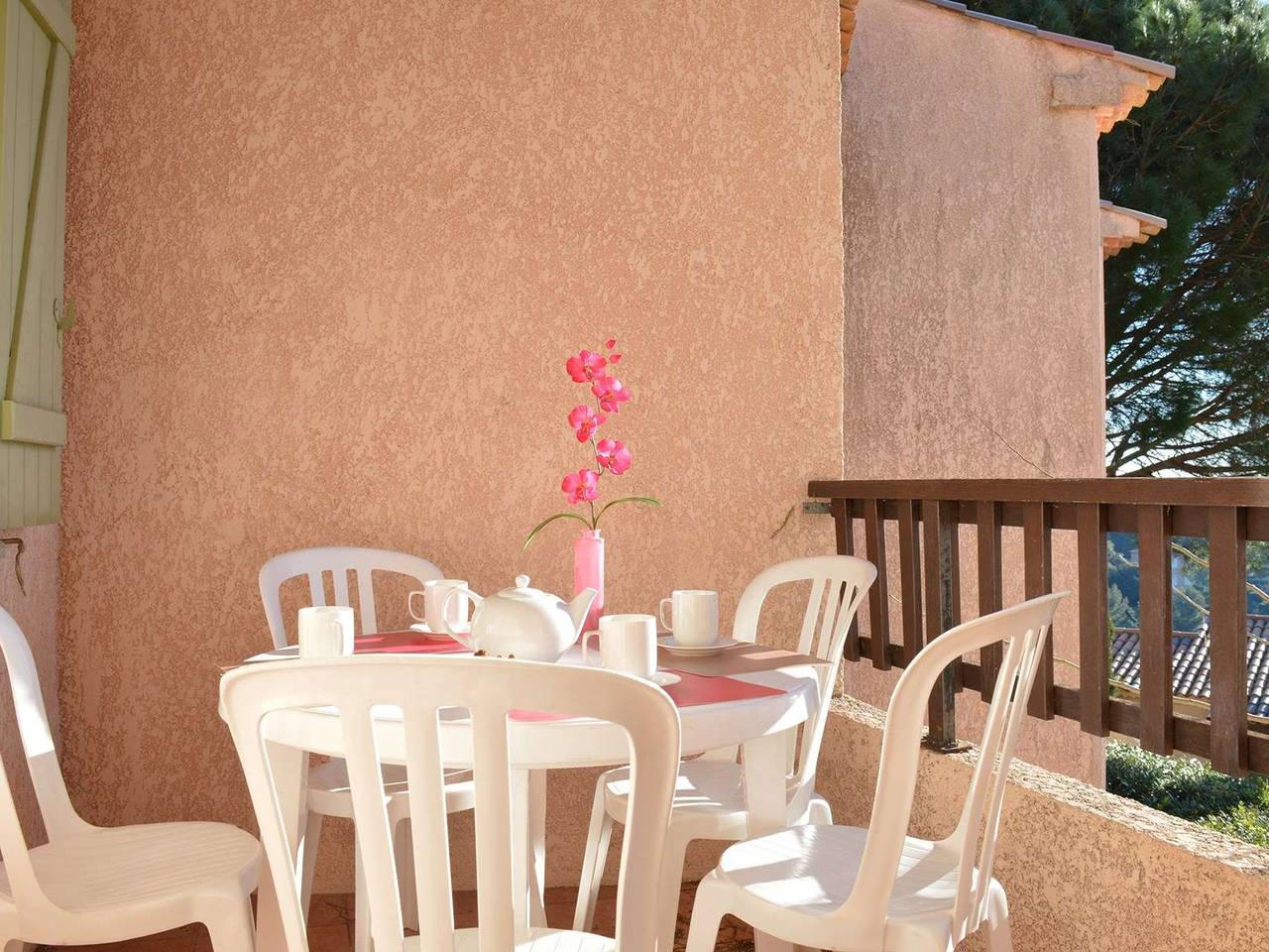 Appartement De Vacances pour 6 Personnes dans Roquebrune-sur-Argens, Région de Draguignan