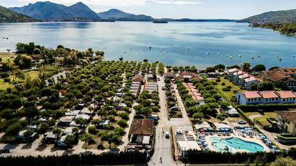 Ferienpark für 4 Personen, mit Pool und Terrasse am Lago Maggiore