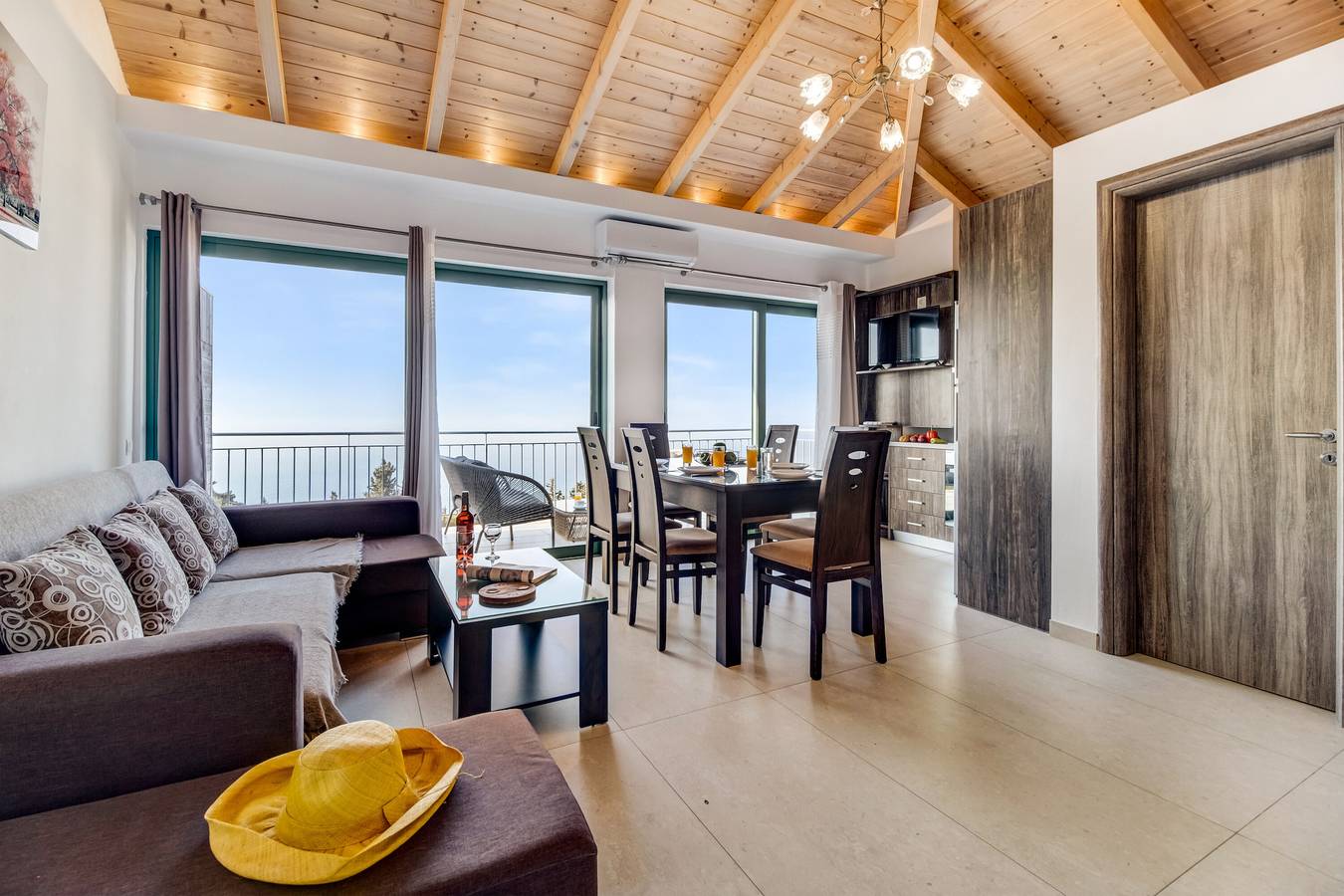 Hel lägenhet, Gkountis Deluxe King Suite 1: Sea View, Shared Pool, Wi-Fi in Grekland