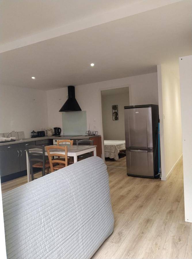 Appartement entier, Studiolaroque in La Roquebrussanne, Région de Brignoles