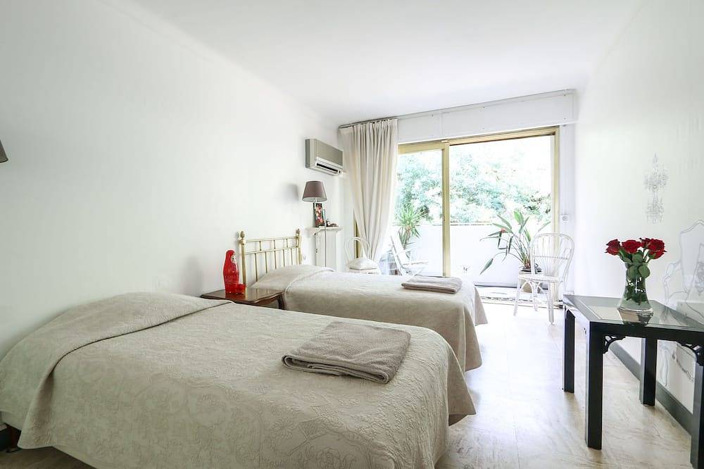 Entire apartment, Cannes Californie - superb apartment with sea view - recommended for holidaymakers ☆☆☆☆☆ in Cannes, Mediterranean Coast (France)