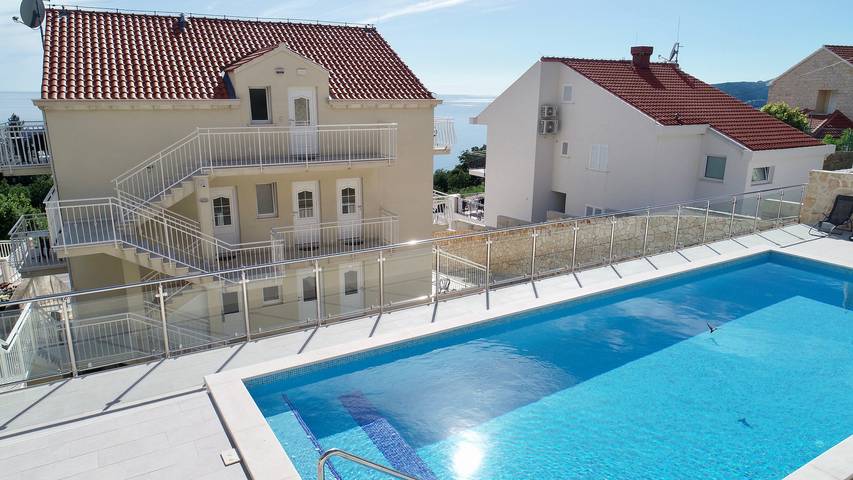 Ferienwohnung für 3 Personen, mit Balkon und Meerblick in Plat