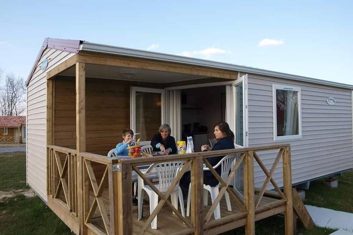 Location de vacances pour 4 personnes, avec jardin et piscine à Orist - 3