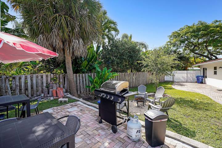 Vacation rental for 6 people, with pool and terrace as well as yard in Wilton Manors