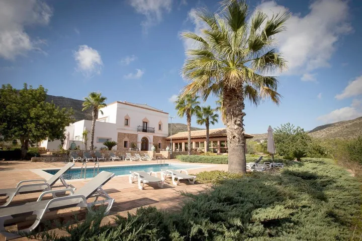 Hôtel pour 2 personnes, avec jardin ainsi que piscine et vue - 1