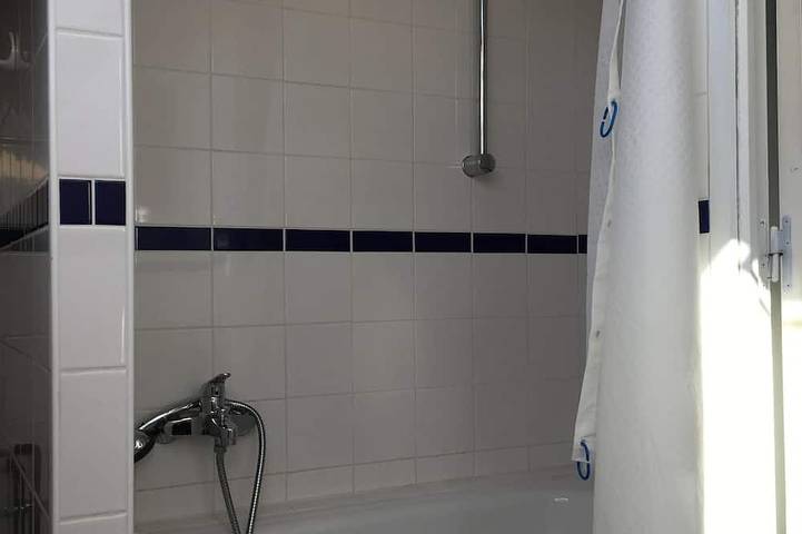 Location de vacances pour 12 personnes, avec terrasse et jardin, animaux acceptés à Lestre - 4