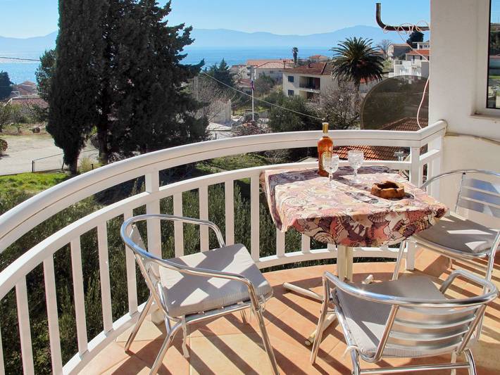 Apartament wakacyjny dla 4 osób, z ogród i balkon w Gradac