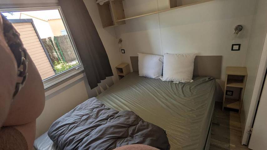 Camping pour 6 personnes, avec piscine et vue ainsi que jardin et terrasse, animaux acceptés à Torreilles - 4