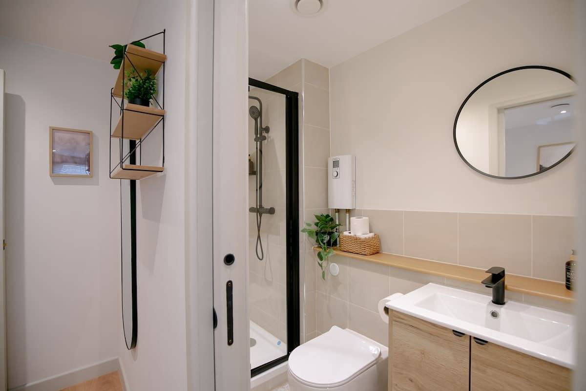 Entire apartment, Lindenstone | Unbeatable Location & Comfort in Kent