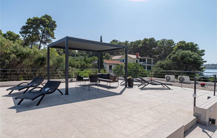 Modernes Apartment mit Pool, Terrasse und nur 200 m vom Strand entfernt in Blato, Korcula