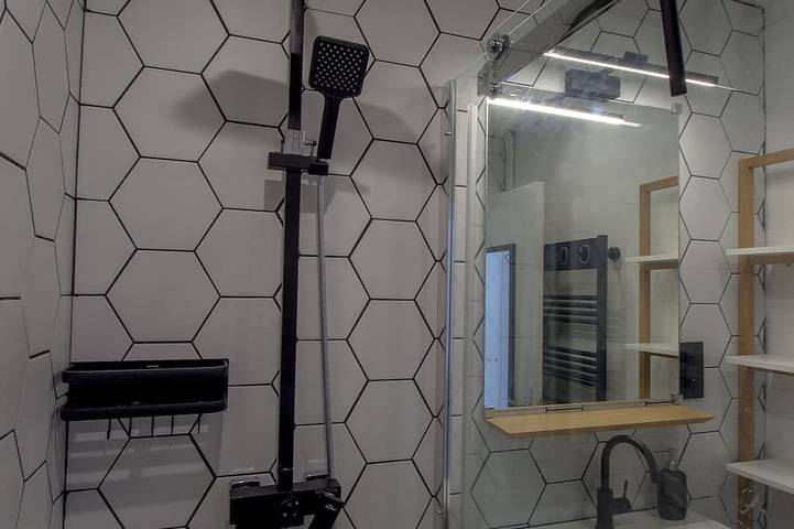 Gîte pour 6 personnes, avec piscine ainsi que balcon et jardin dans Office De Tourisme De Tignes Le Lac - 3