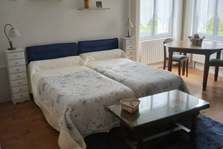 Location de vacances pour 3 personnes, avec jardin à Saint-Aulaye