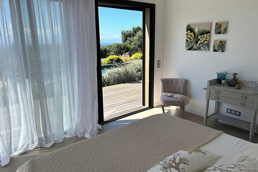 Villa de standing contemporaine vue mer et Sardaigne in Bonifacio, Arrondissement de Sartène