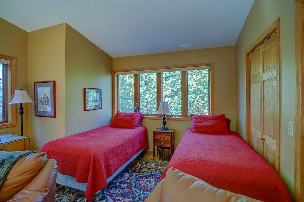 Günstig an der West Side von Madison gelegen (direkt an der University Ave.) in Madison, Dane County